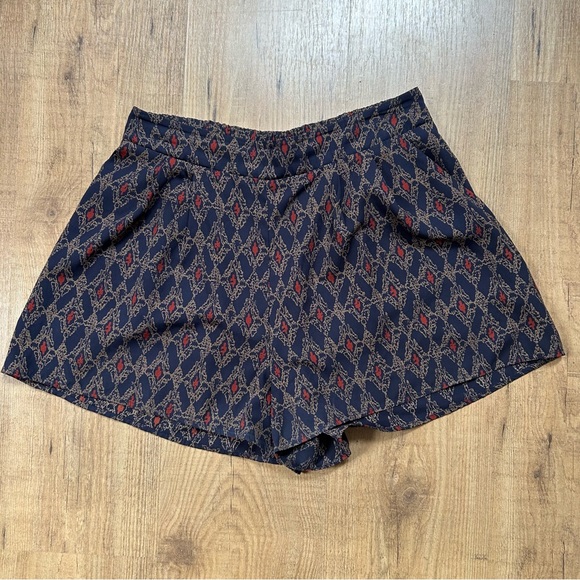 Lush Patterned High Waisted Flowy Shorts - Picture 1 of 5